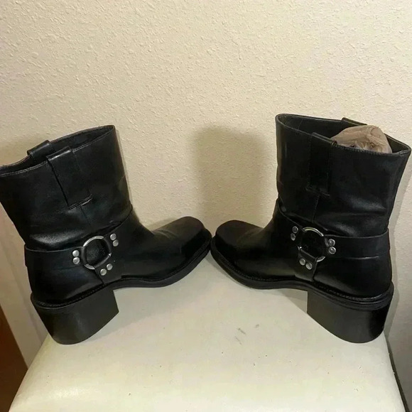 KF Ltd Black boots size 9 - Picture 5 of 10